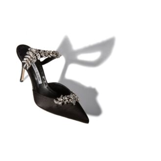 lurum schwarze satin mules mit kristallverzierung 2 330x330 - Lurum Schwarze Satin-Mules mit Kristallverzierung